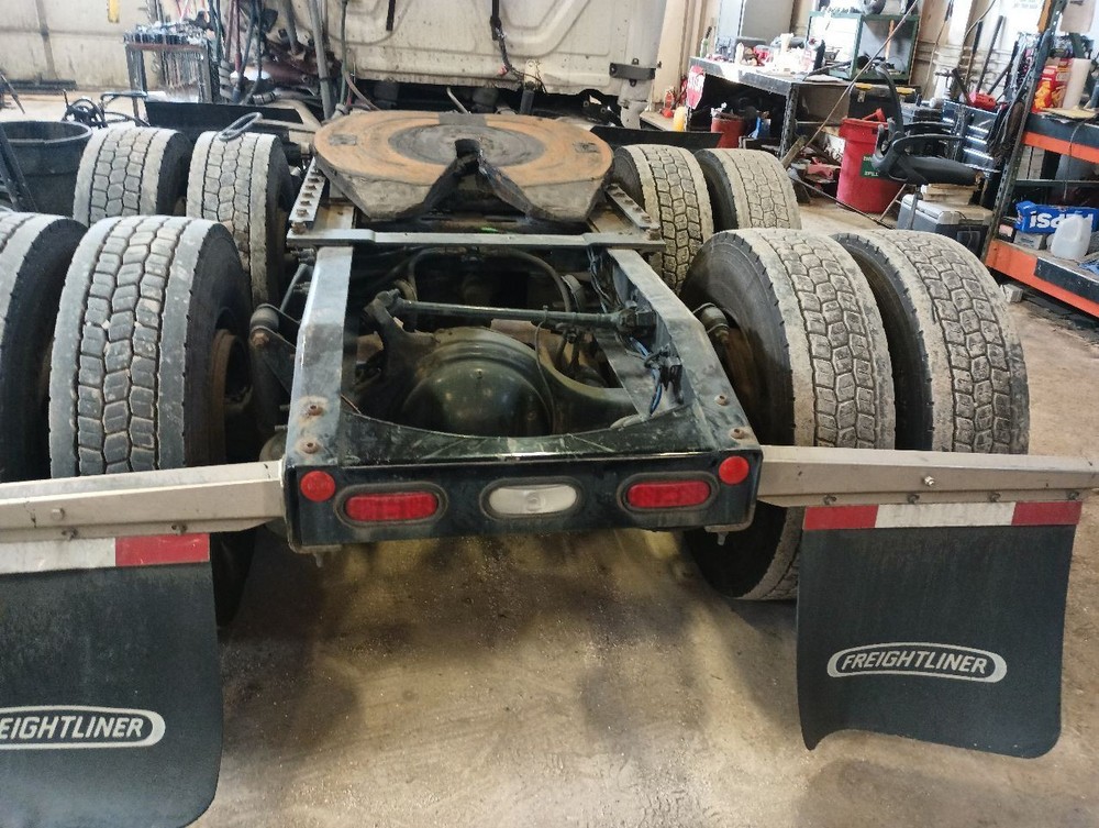 2019-UP Cascadia Bunk Ladder (12786746