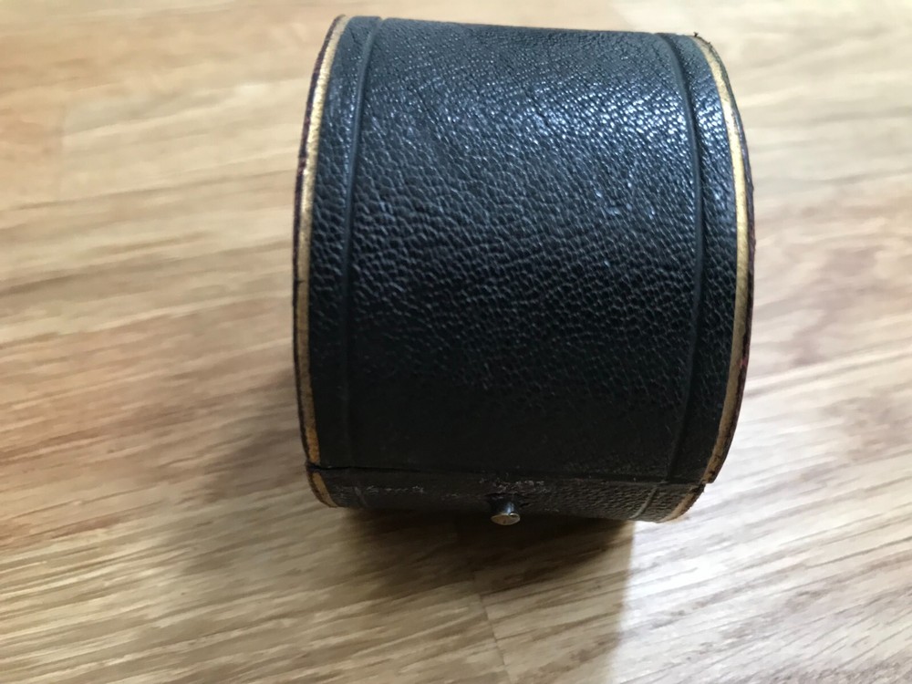 nice old high quality leatherette serviette napkin ring holder case empty