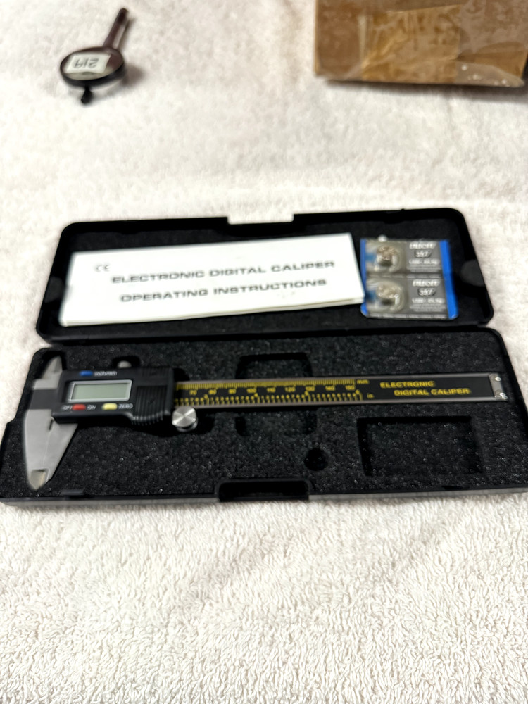 UNBRANDED ELECTRONIC DIGITAL CALIPER - APPEARS NEW!!!