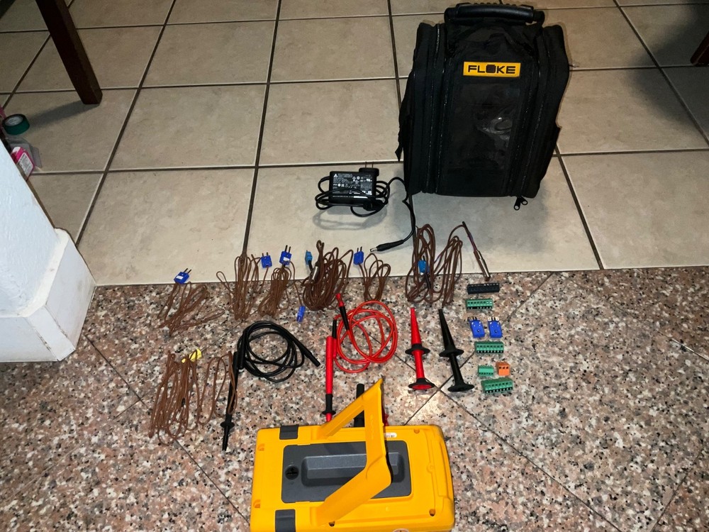 Fluke 753 Multifunction Documenting Process Calibrator