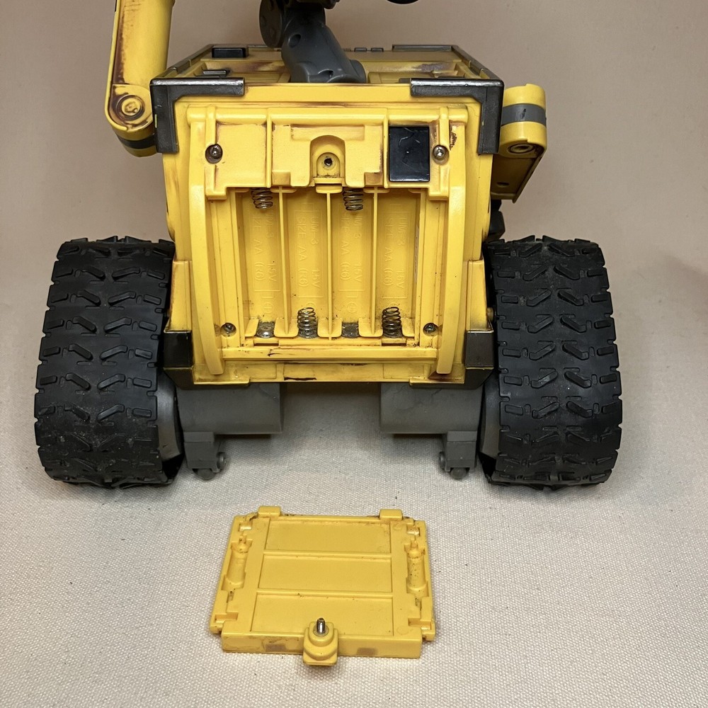 2008 Thinkway Toys Disney Pixar WALL-E interactive robot-no remote - Works