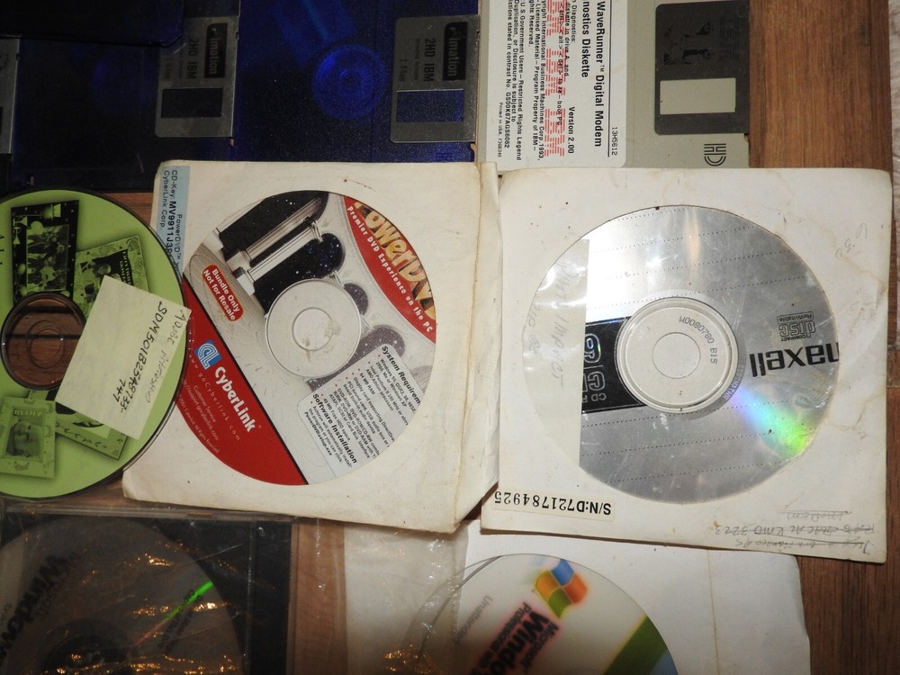 Vintage Untested Floppy Discs, Windows, Encarta, Programs, Lens Cleaner CD