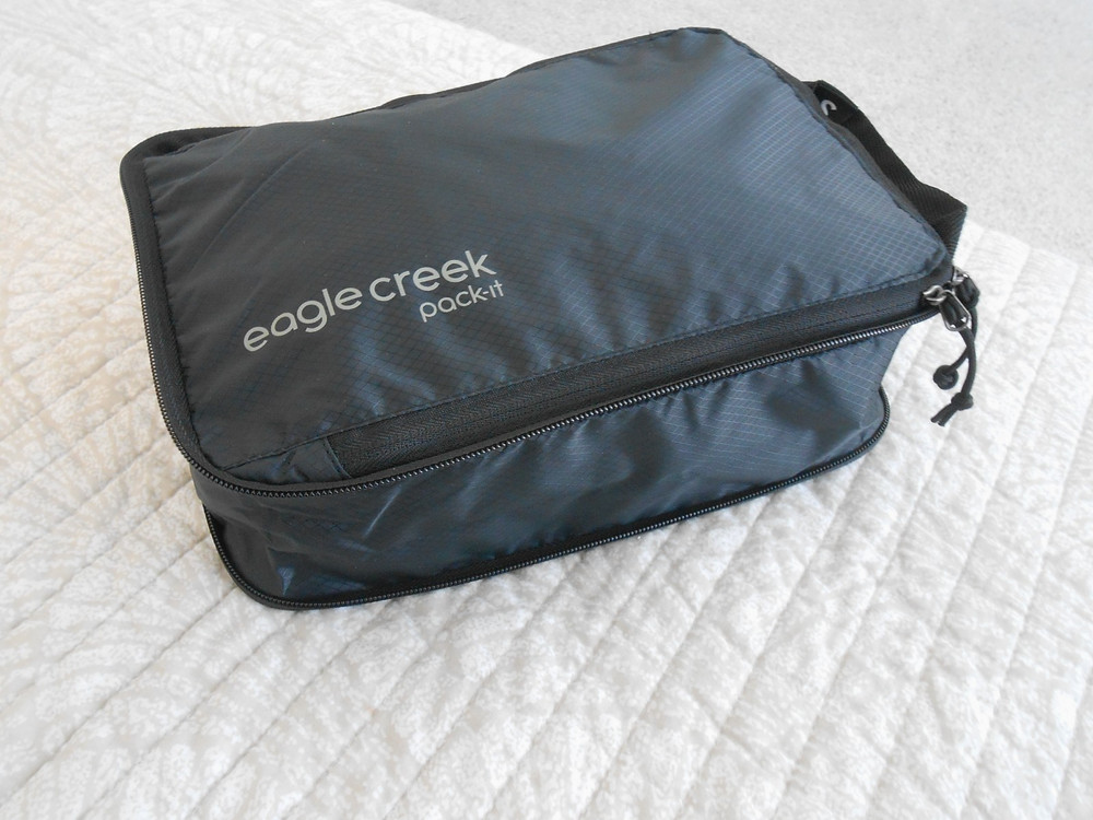 Eagle Creek Black Pack-It® Isolate Compression Cube Size-S, NWOT