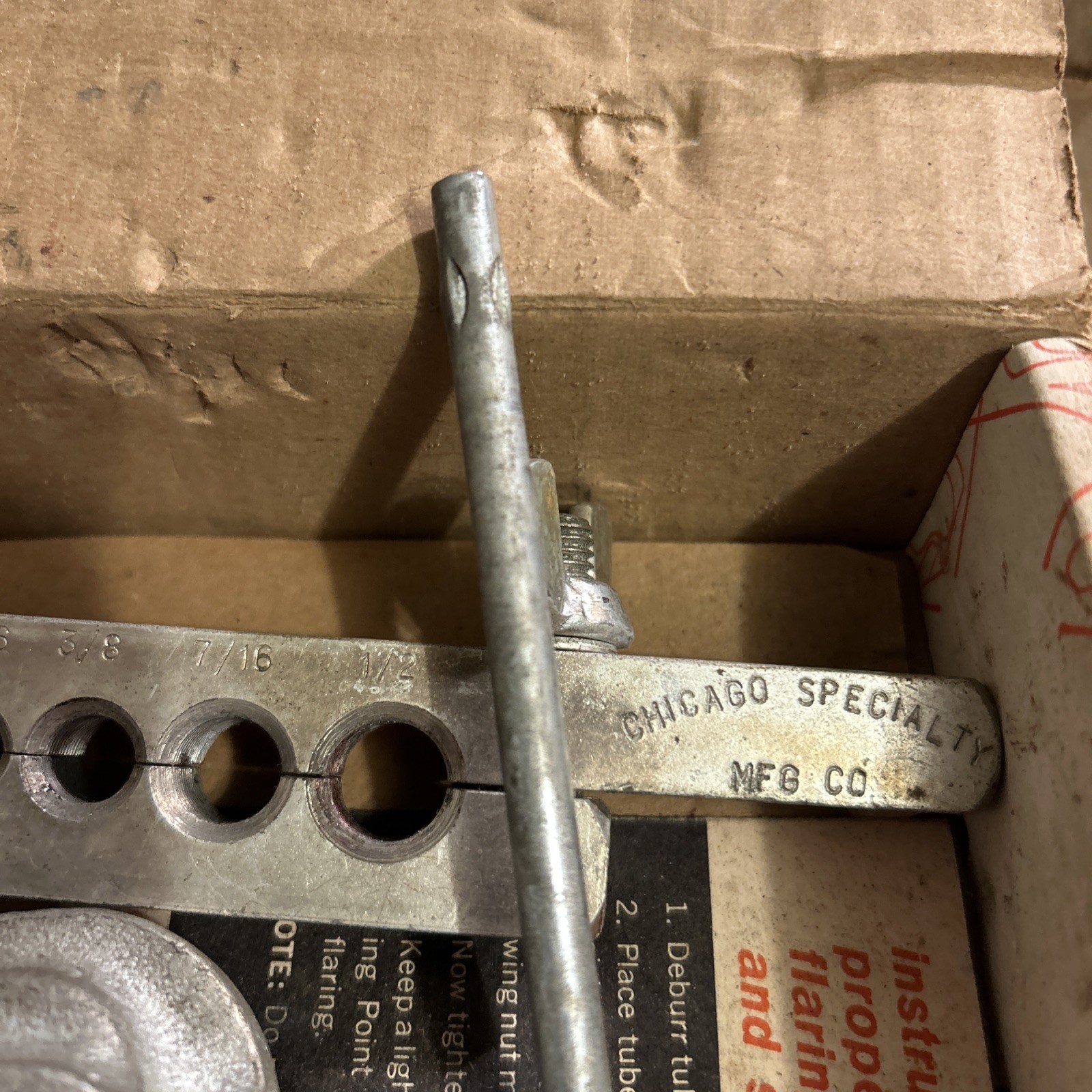 VINTAGE CHICAGO SPECIALTY MFG CO FLARING TOOL #3702 (FROM 3/16 TO 1/2" )