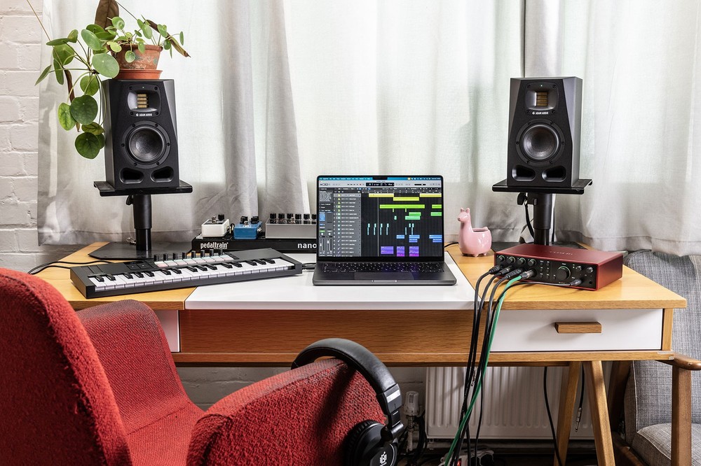 Focusrite SCARLETT 18I16 4G 4th Gen Audio Recording Interface+Backpack
