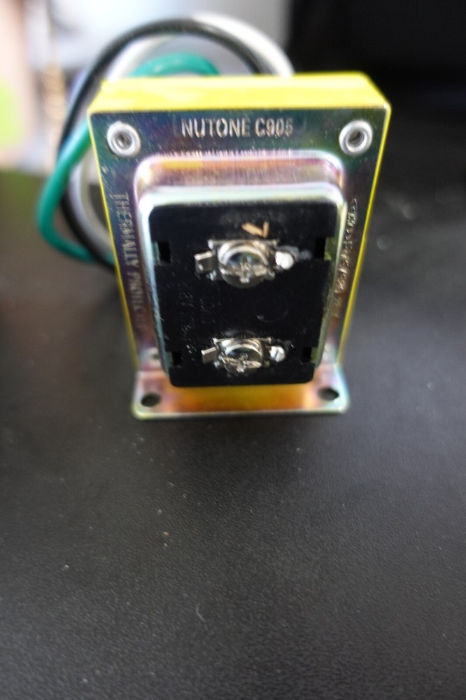 Nutone Model C905 120 Volt Primary 16 Volt Load Doorbell Transformer