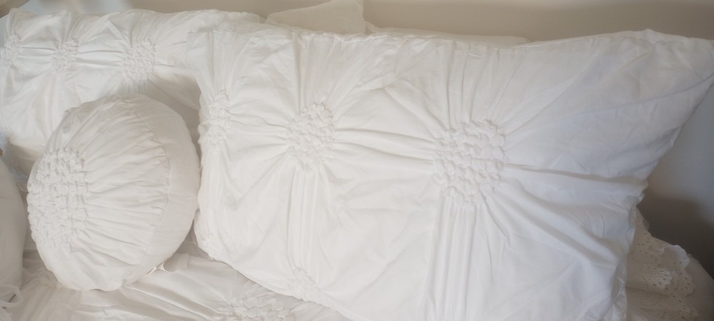 Impeccable White Sunflower Design Comforter 5 Pieces Set King 100% Polyester