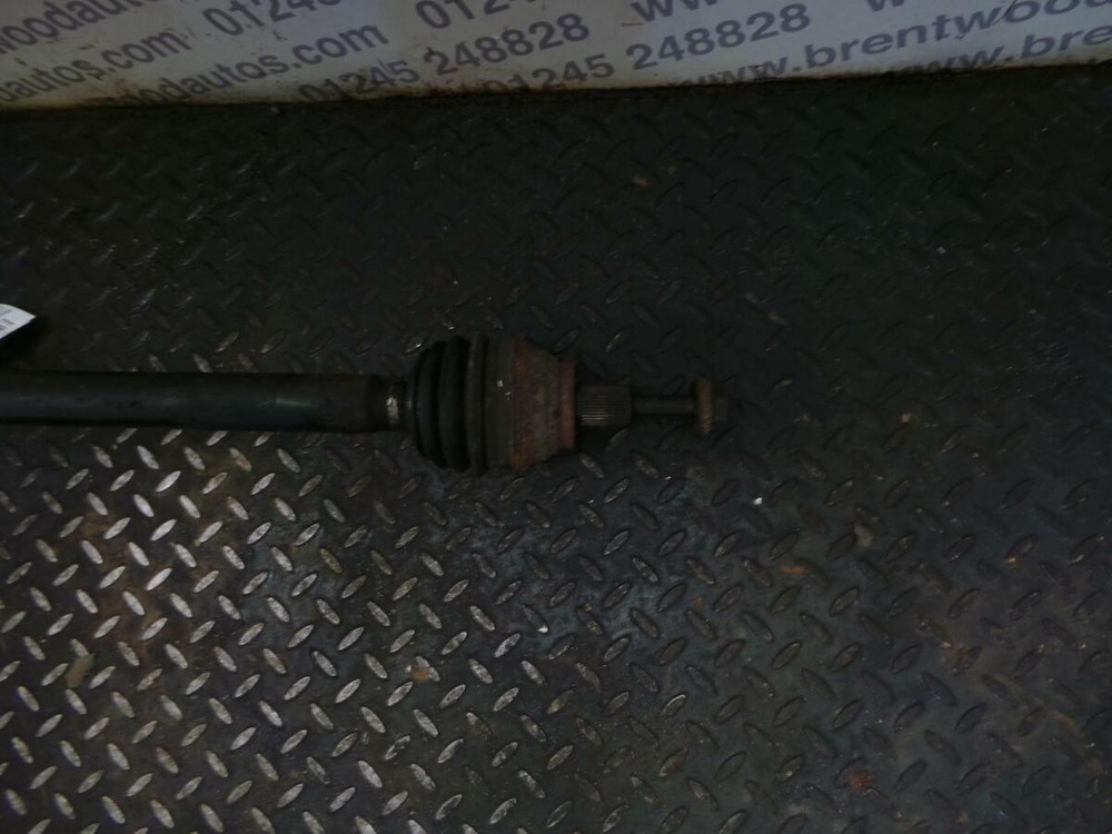 Volkswagen Golf MK5 2004 OS Driver Side Driveshaft