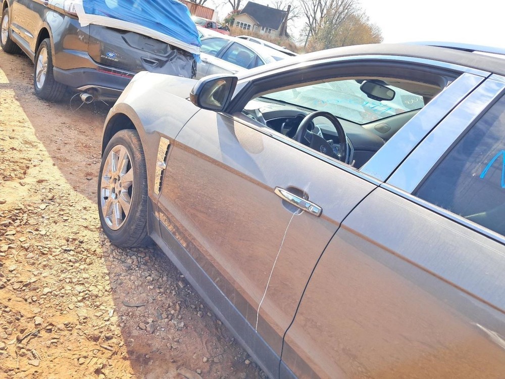 SRX 2011 Glove Box 4875330