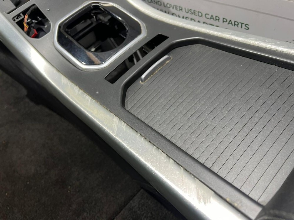 RANGE ROVER EVOQUE L538 CENTRE CONSOLE WITH ARMREST