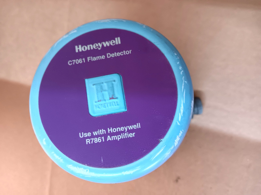 Honeywell C7061 Flame Detector (Use With R7861 Amplifier)