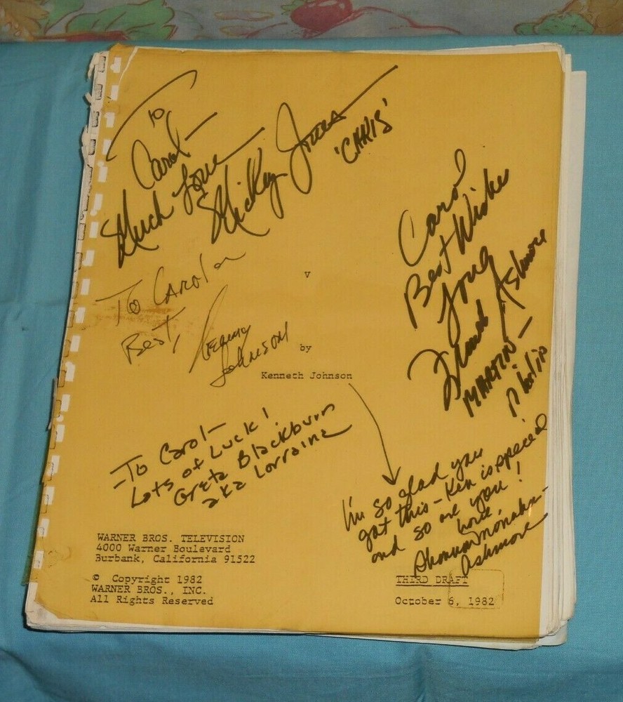 original V MINISERIES SCRIPT signed by Kenneth Johnson and others