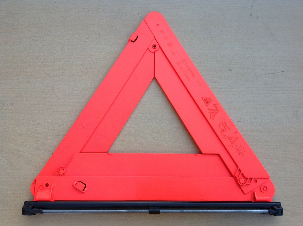 MERCEDES CLK W209 E CLASS W211 EMERGENCY HAZARD WARNING TRIANGLE A2118900197,
