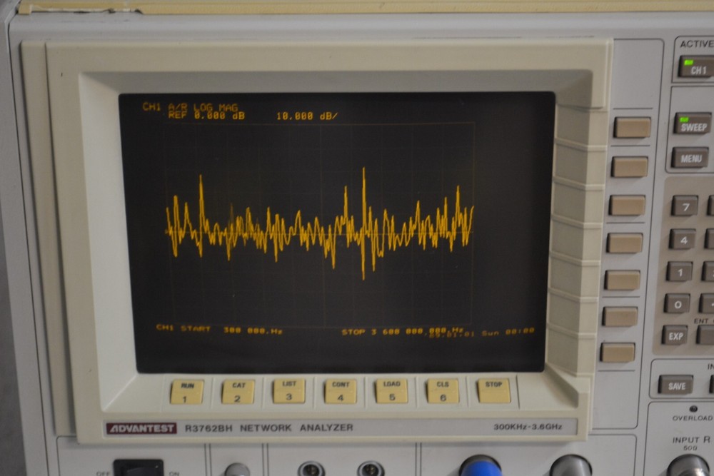 ^ Advantest R3762BH 300 KHz - 3.6 GHz Vector Network Analyzer #W4622