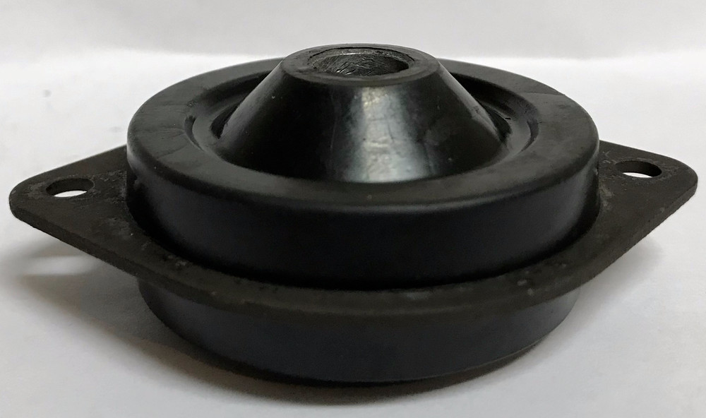 US MADE Motor Engine Mount Isolator replace John Deere AM101961 READ DESCRIPTION