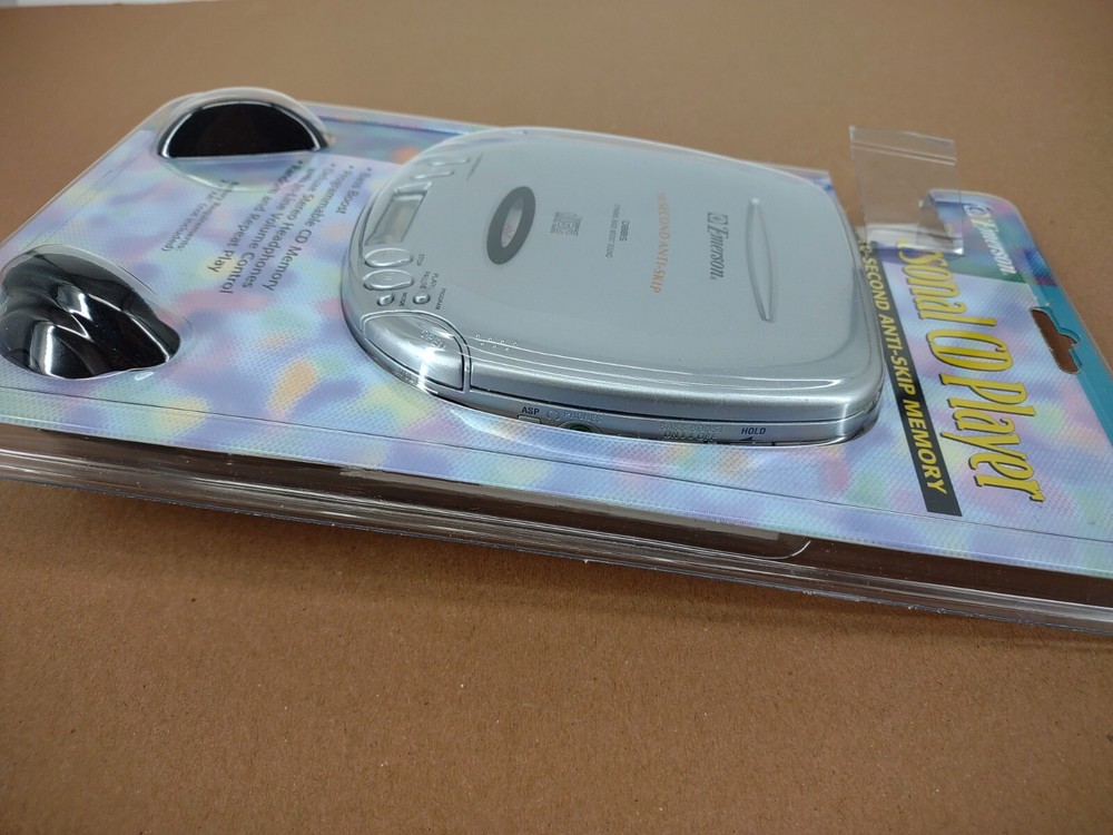 Emerson Personal CD Player 10 Sec. Anti-Skip. NEW *Damaged Plastic Package*