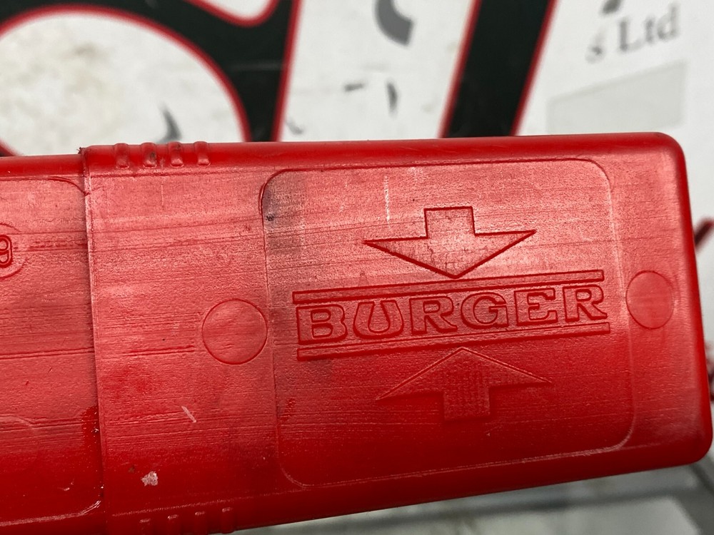 MERCEDES BENZ W211 E CLASS WARNING / HAZARD TRIANGLE E1 27R03899