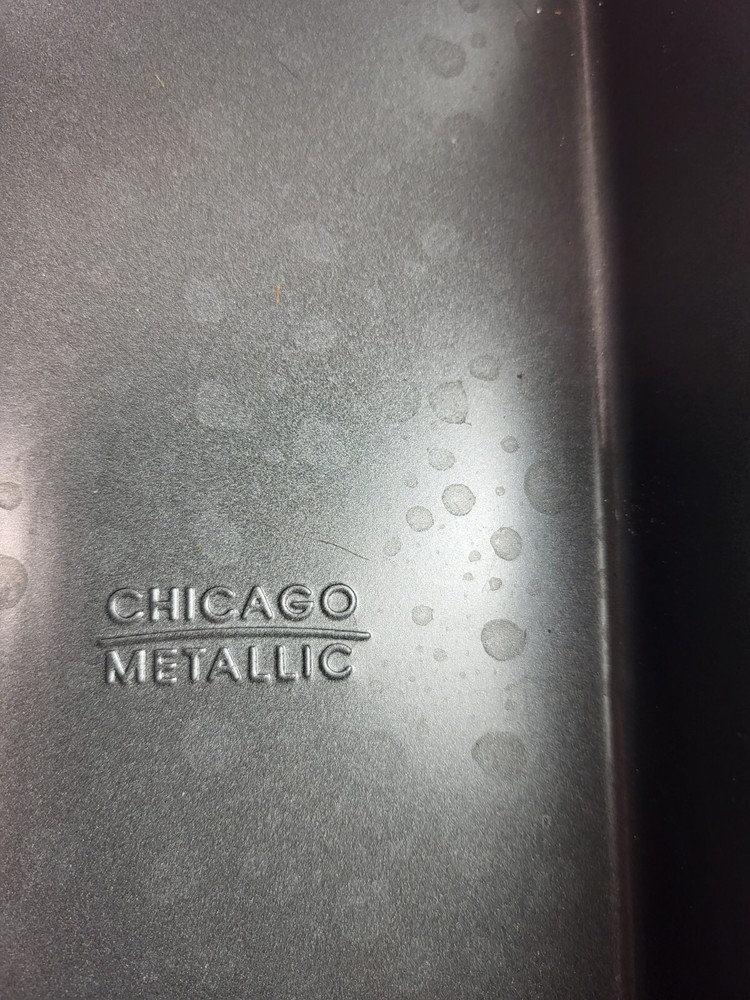 chicago metallic Loaf pan 9" X 5"
