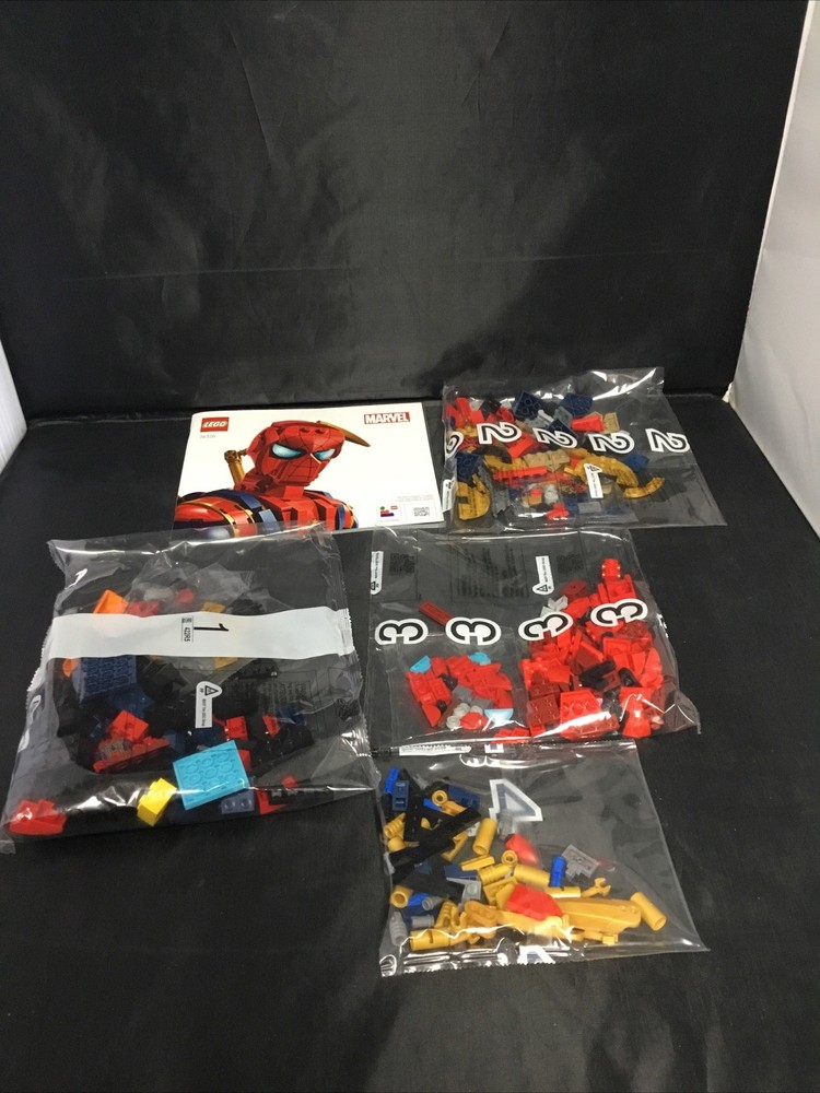 Authentic LEGO MARVEL IRON SPIDER-MAN BUST (76326) 379 Pieces