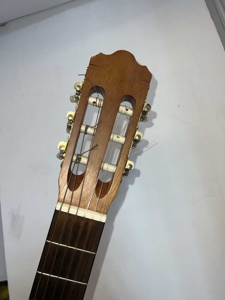 Hohner HC620 Classical Guitar Solid Top 2-Way Truss Rod