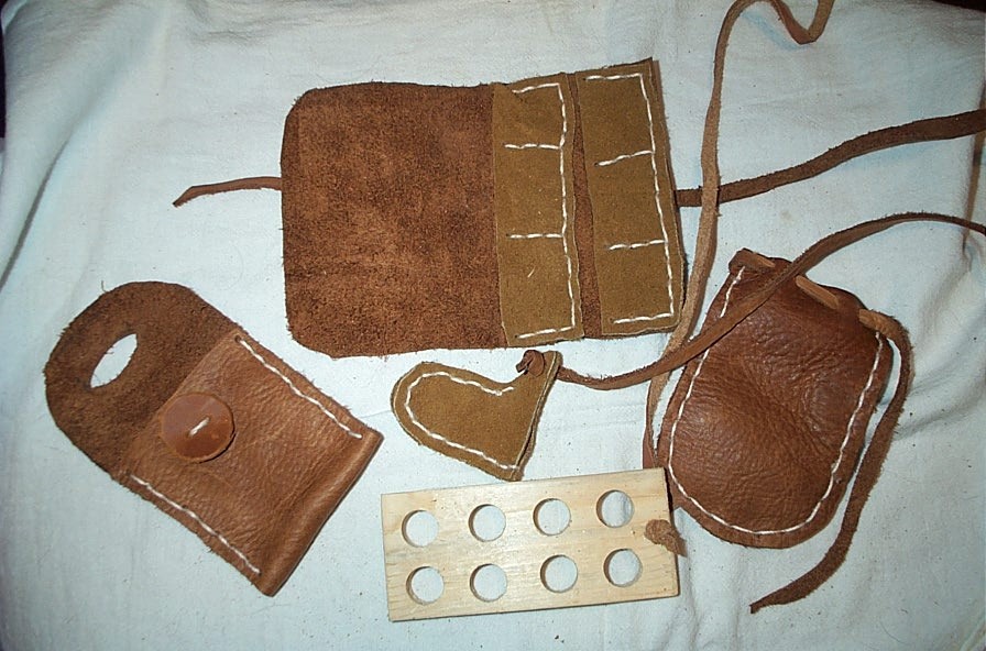 BLACK POWDER FLINTLOCK SHOOTERS, LEATHER ACCESSORIES