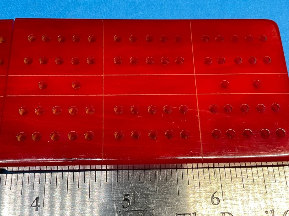 ———BEAUTIFUL RED MARBLED FOLDING CRIBBAGE BOARD——