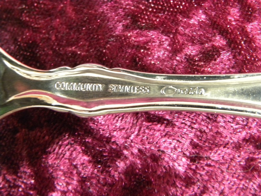 Satinique Modern Oneida Community Stainless USA Pierced & Solid Serving Spoons