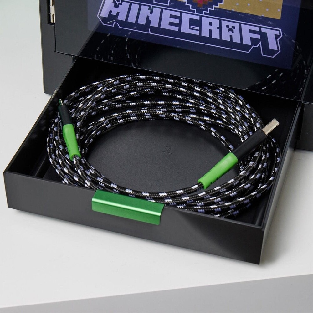 Numskull Official Minecraft LED Light Gaming Locker