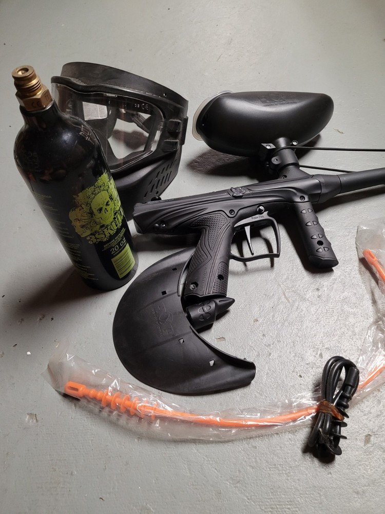 Gryphon Paintball Gun- Tippmann- Starter Kit