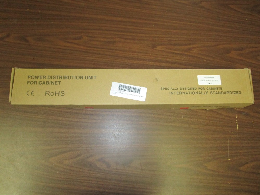 PDU with Meter Display C13 C19 30A 120v-240v Power Distribution Unit PC Mining