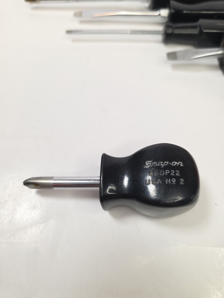 SNAP-ON TOOL 5 pc. SCREWDRIVER SET, Flat and Phillips Black Handle Screwdrivers