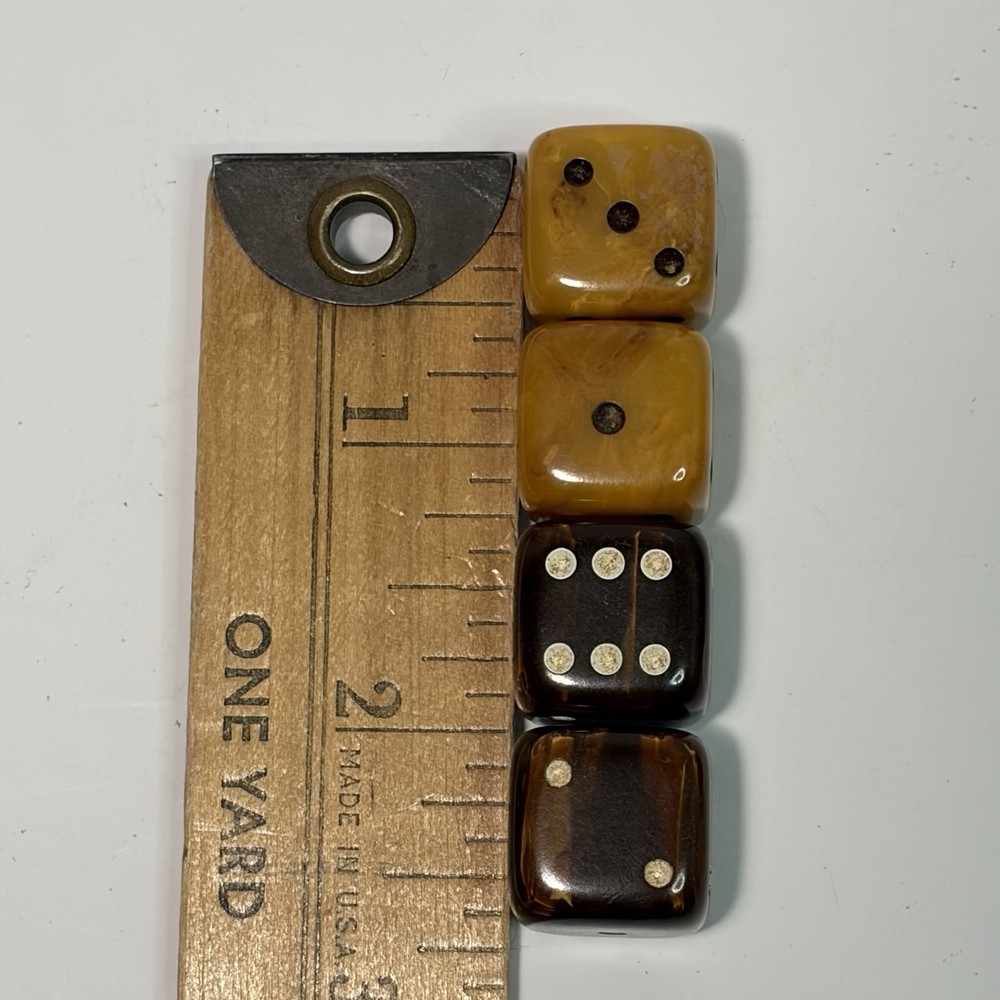 29 VINTAGE BAKELITE CHOCOLATE BROWN & White Translucent SWIRL BACKGAMMON CHIPS