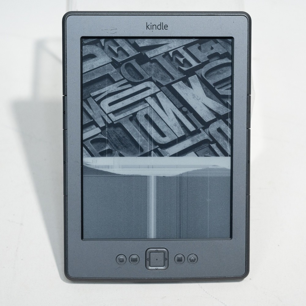 Kindle eReader D01100 Ebook Amazon Working w/ Damaged Screen - Sold as is!