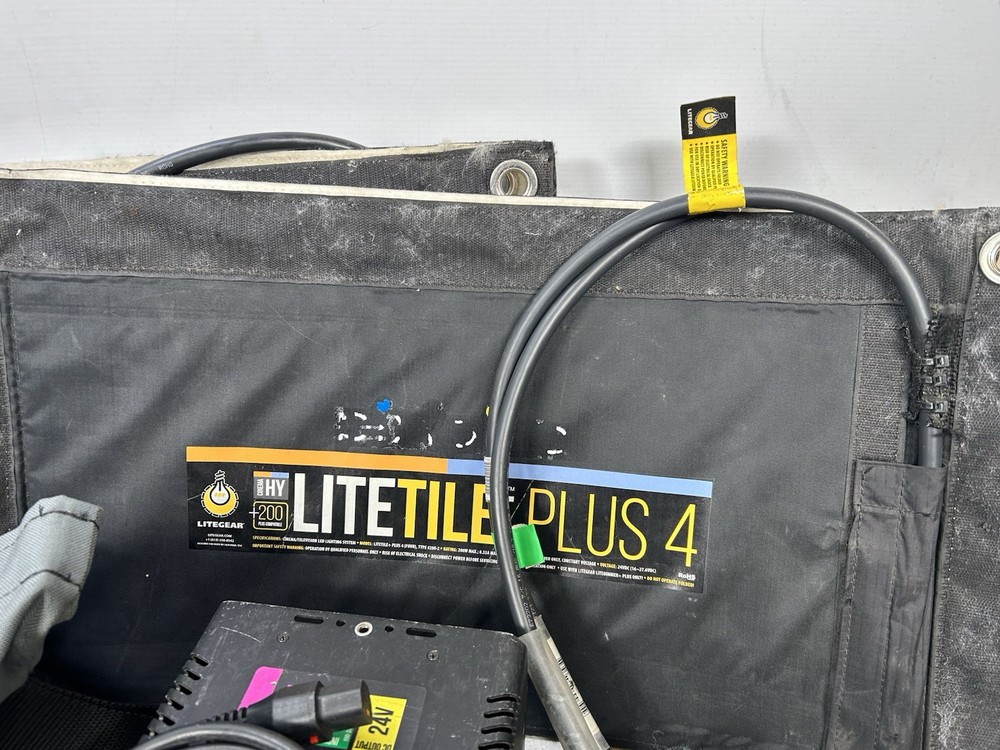 LiteGear LiteTile Plus 4 - 2 Light Kit with Accessories and Case