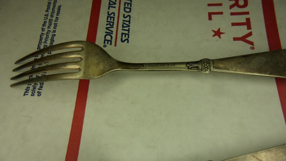 2 Rogers & Bro Dinner Forks 7.25 Inch Silverplate Flatware Xll