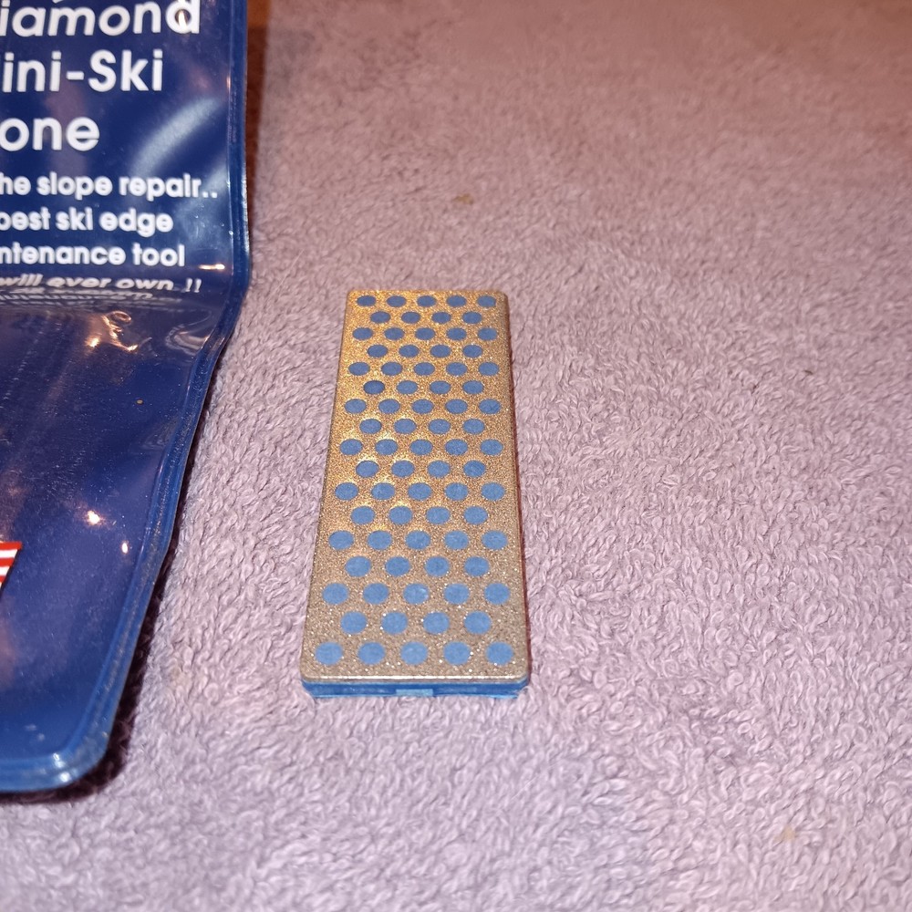 DMT diamond sharpening stone Mini Ski Stone 70mm Model No. WS7C