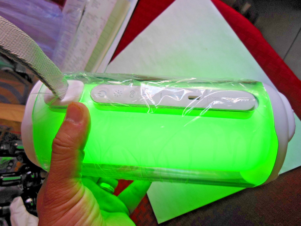 Bluetooth Speaker / * Colored Disco Lights *** Free Shipping