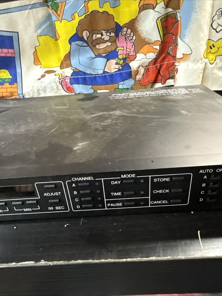 TOA TT-104B Program Timer w/Rack Mount Ears