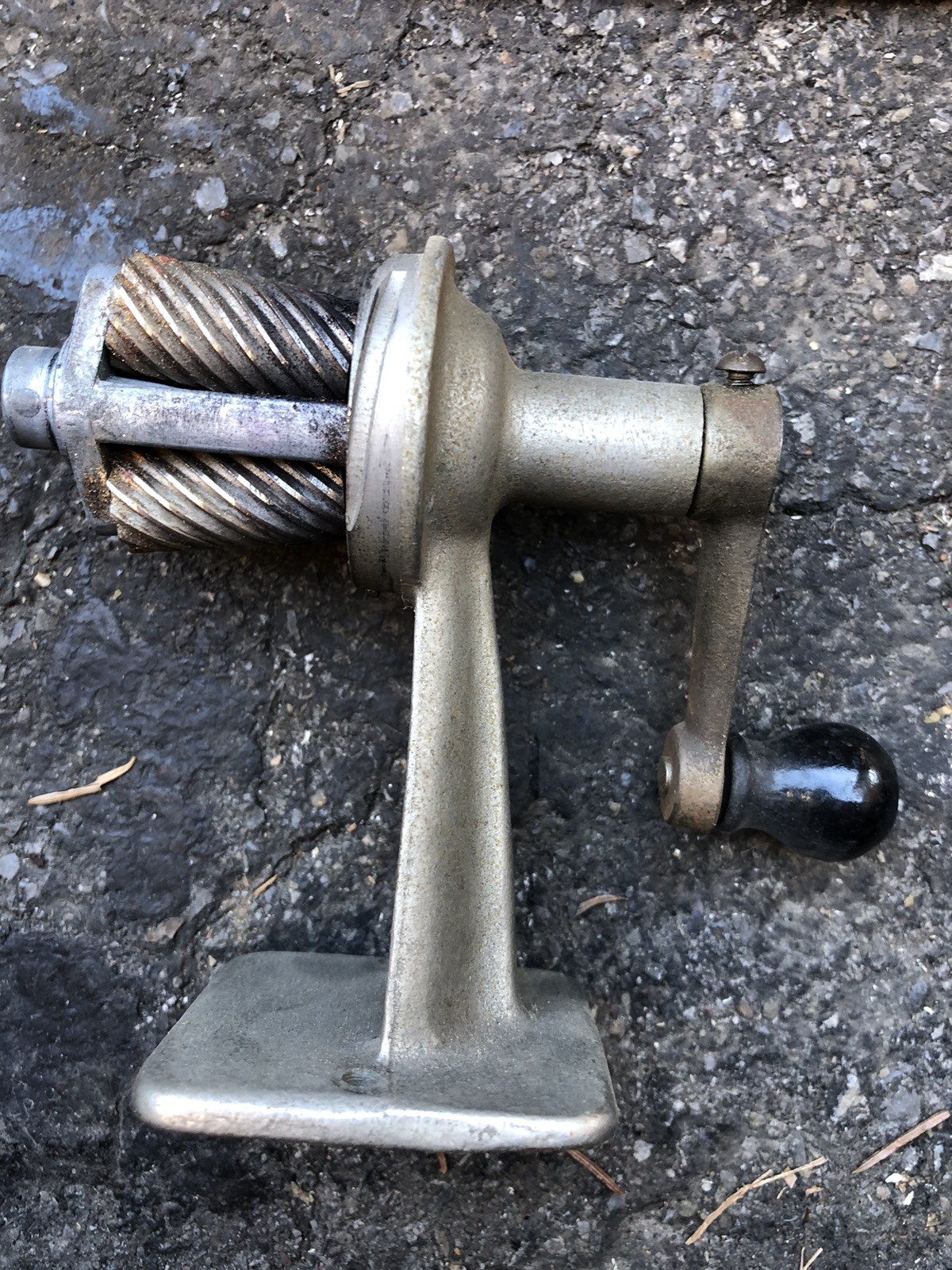 1921 APSCO CHICAGO Wall or Table Mount Pencil Sharpener See Through Discharge