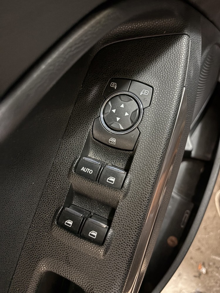 Used A/C Selector Switch fits: 2020 Ford Ecosport automatic temperature control