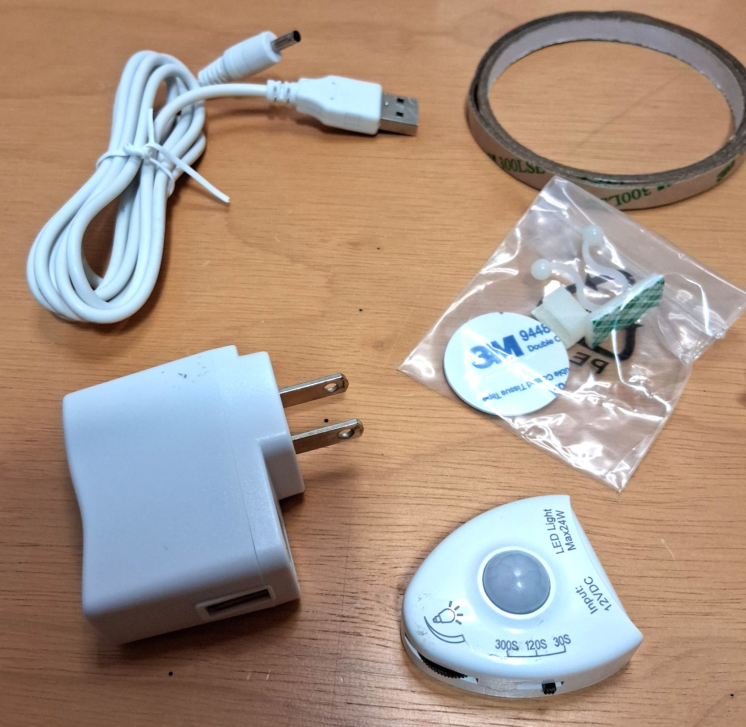 Vansky - Motion Activated - LED Under Bed Light - 5' Strip - Auto Shut Off - NEW