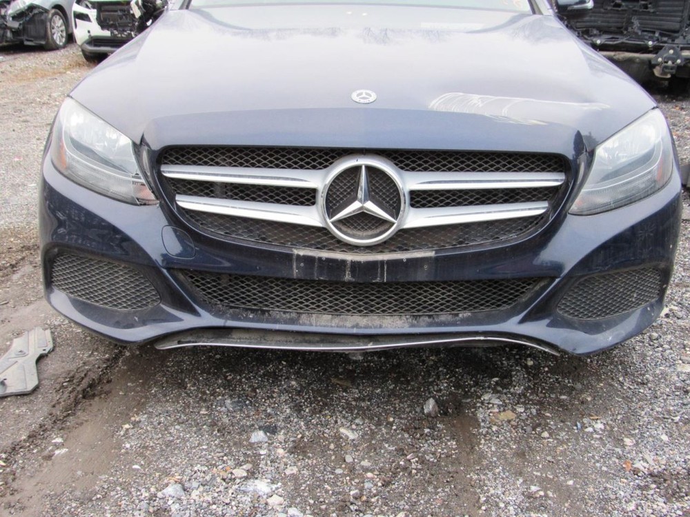 C220 2018 Glove Box 1016943