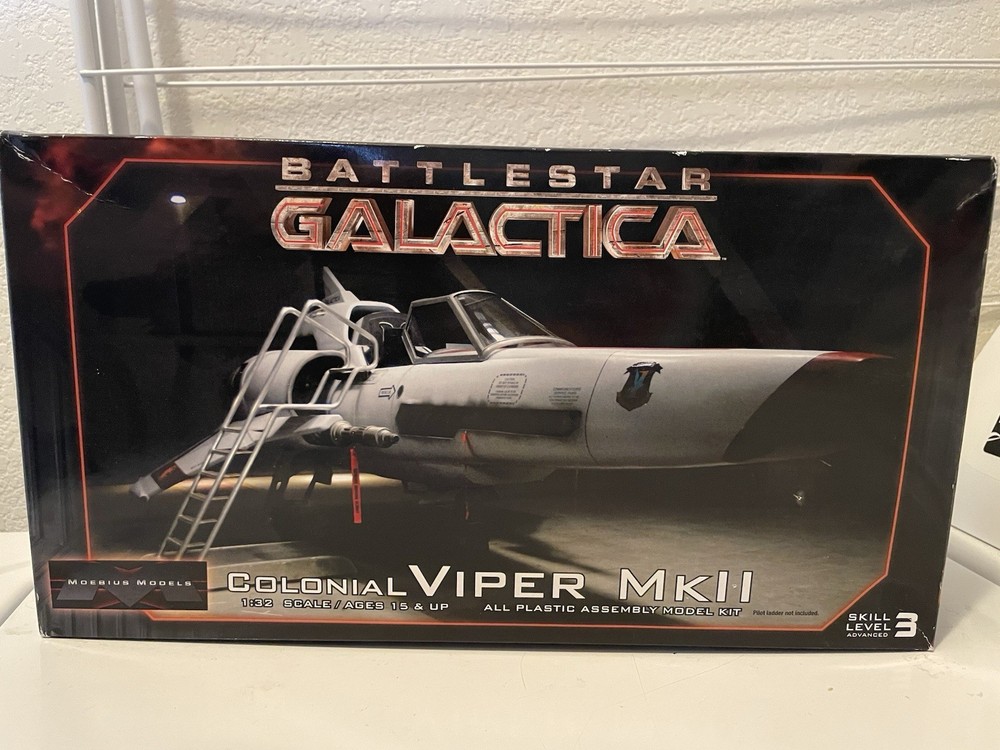 Moebius Models Battlestar Galactica Colonial Viper Mk II 1:32 Plastic Model Kit