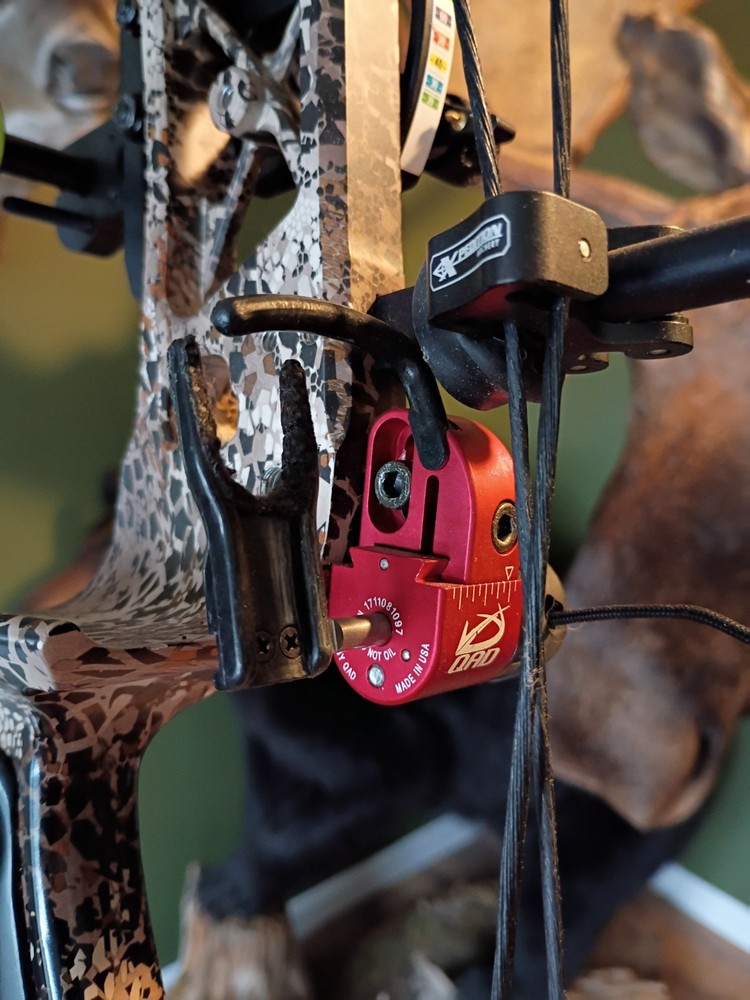 Xoedition Mako X Compound Bow Hunting Bundle