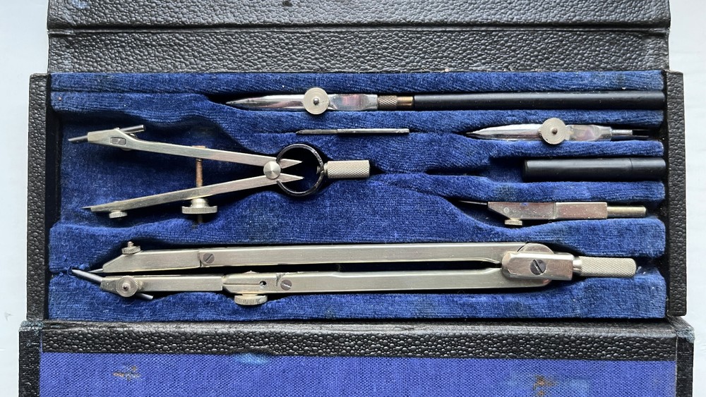 VINTAGE DRAUGHTSMAN TECHNICAL DRAWING COMPASS SET IN CASE ARCHITECT/ENGINEER