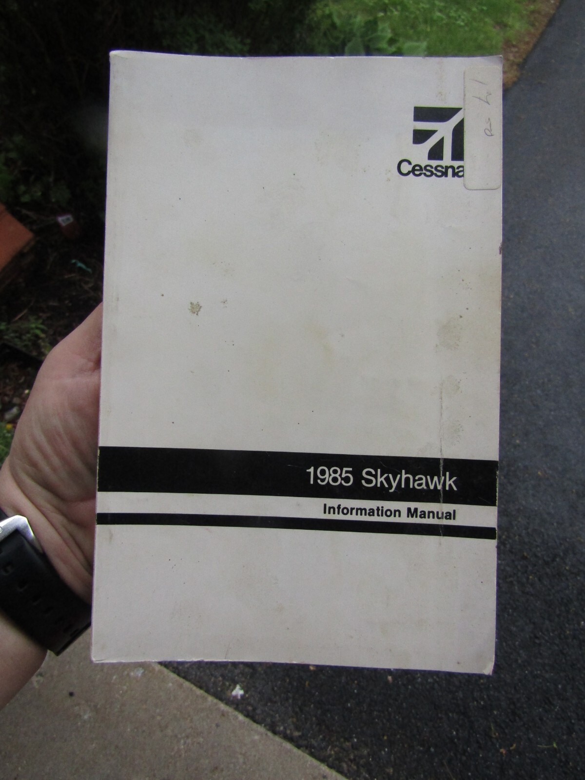 Cessna 1985 Skyhawk Information Manual