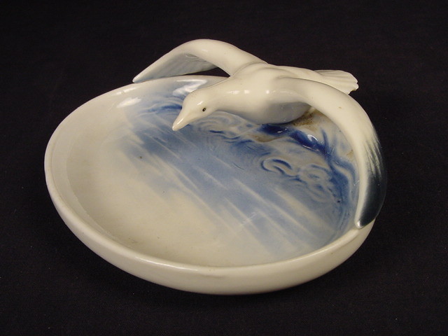 RARE SIGNED c1900 SEAGULL TRAY MINT