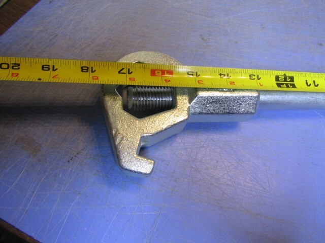1 – Fire Hydrant Wrench 189 Ajustable. NEW