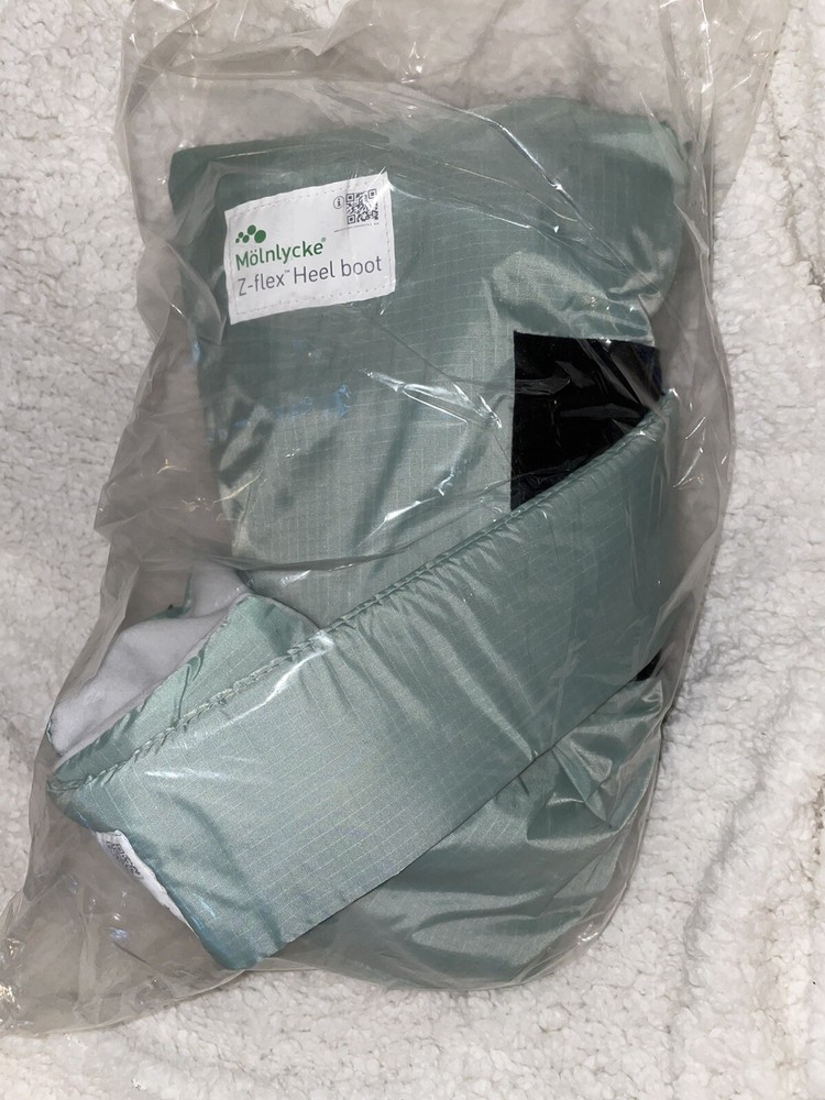 NEW Molnlycke Z-Flex Fluidized Heel Boot #1400123 Sealed Package