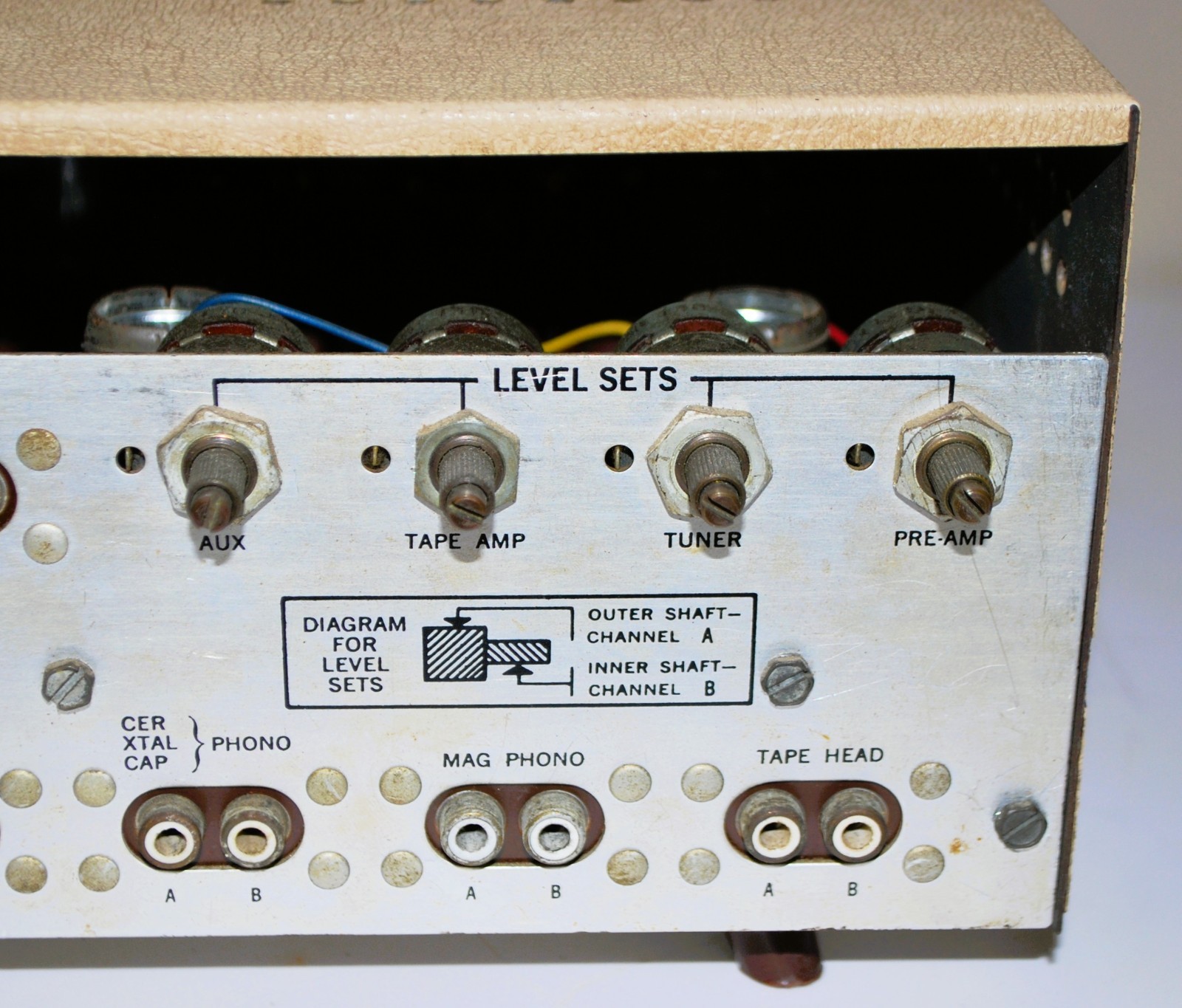 VINTAGE LAFAYETTE KT-600 STEREO MASTER CONTROL CENTER PREAMP TUBE PREAMPLIFIER